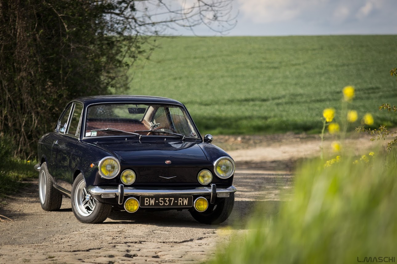 Coup d’œil sur une petite sportive italienne, la Fiat 850 Coupé