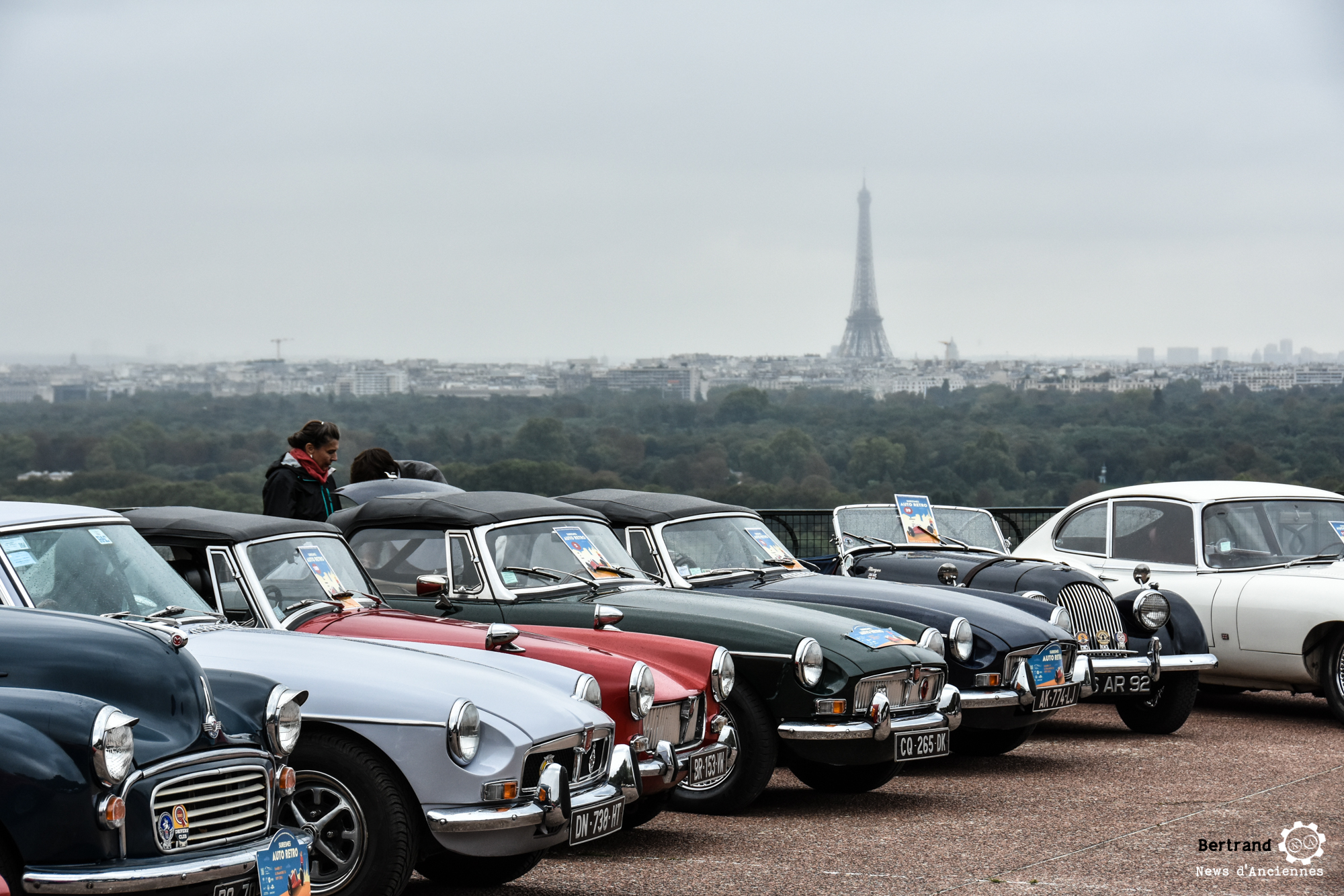 Suresnes Auto Retro 2016, les Belles sur les toits de Paris.