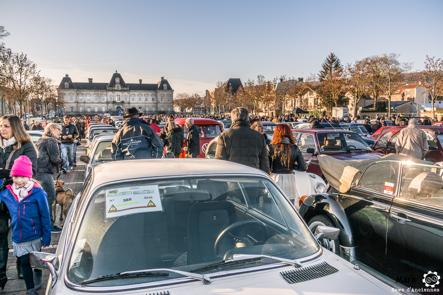 La parade automobile des Habits de Lumière 2017 se prépare à Epernay