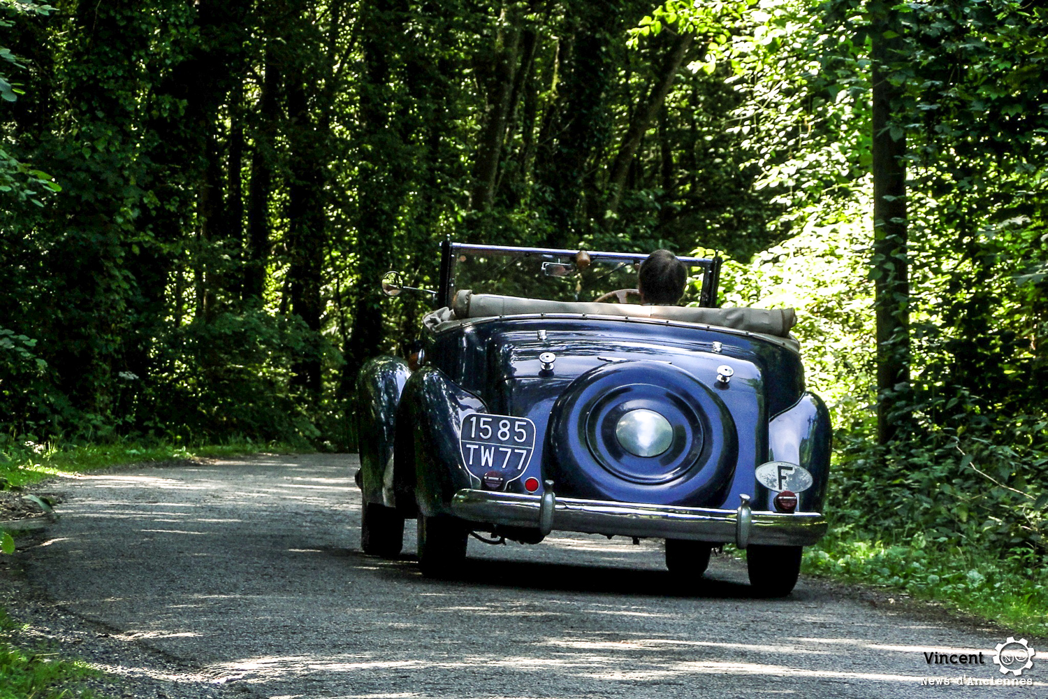 Un Tour en Salmson S4-61 Cabriolet de 1950, une auto qui donne des