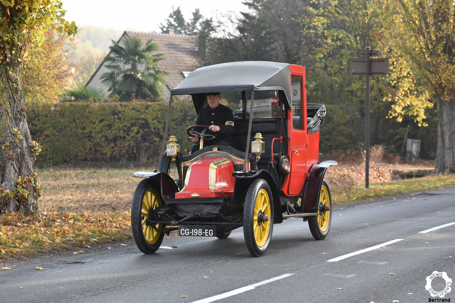 Au Volant d’un Taxi De La Marne, le mythique Renault AG1 de 1909