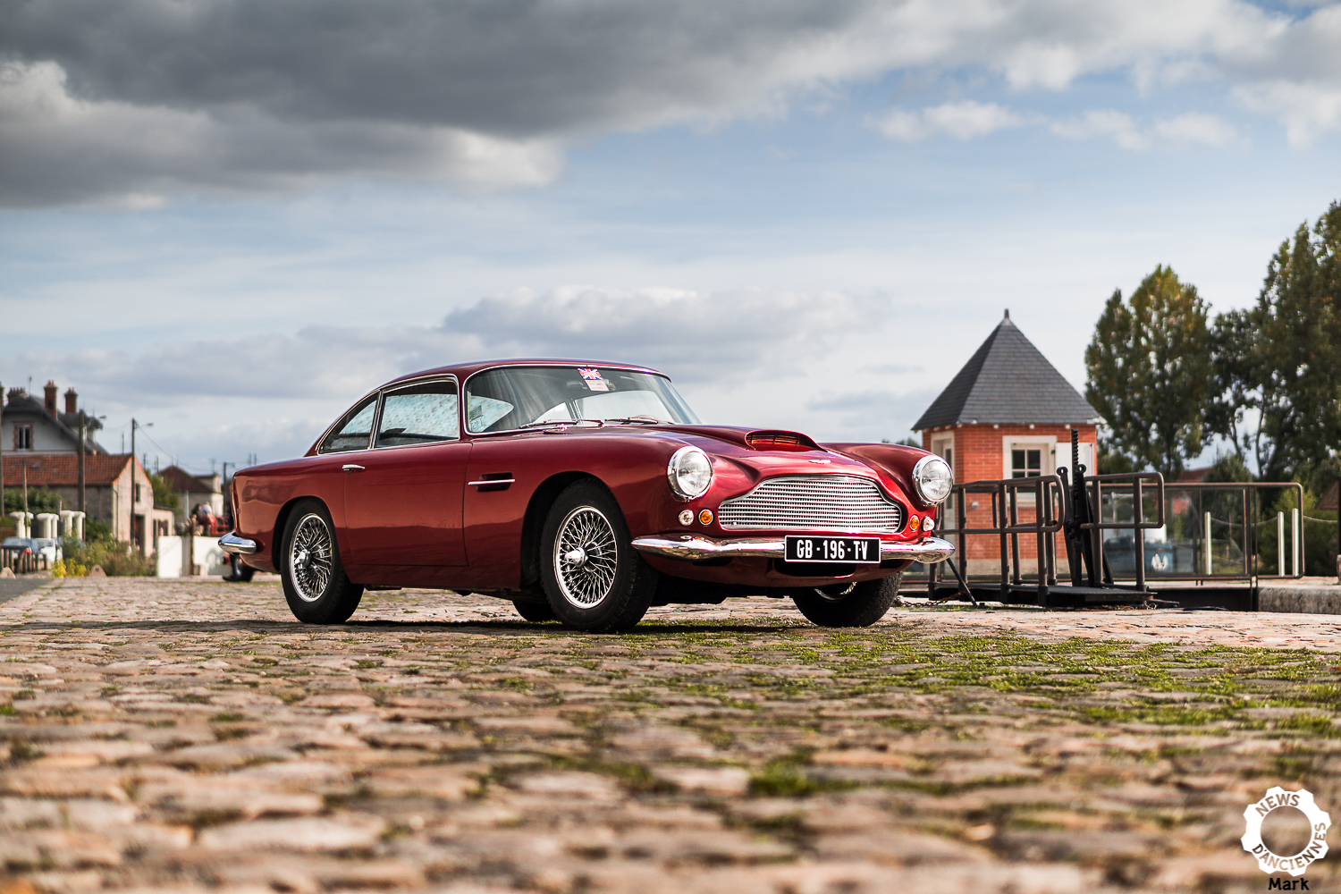 Essai d'une Aston Martin DB4, beauté complète - News d'Anciennes