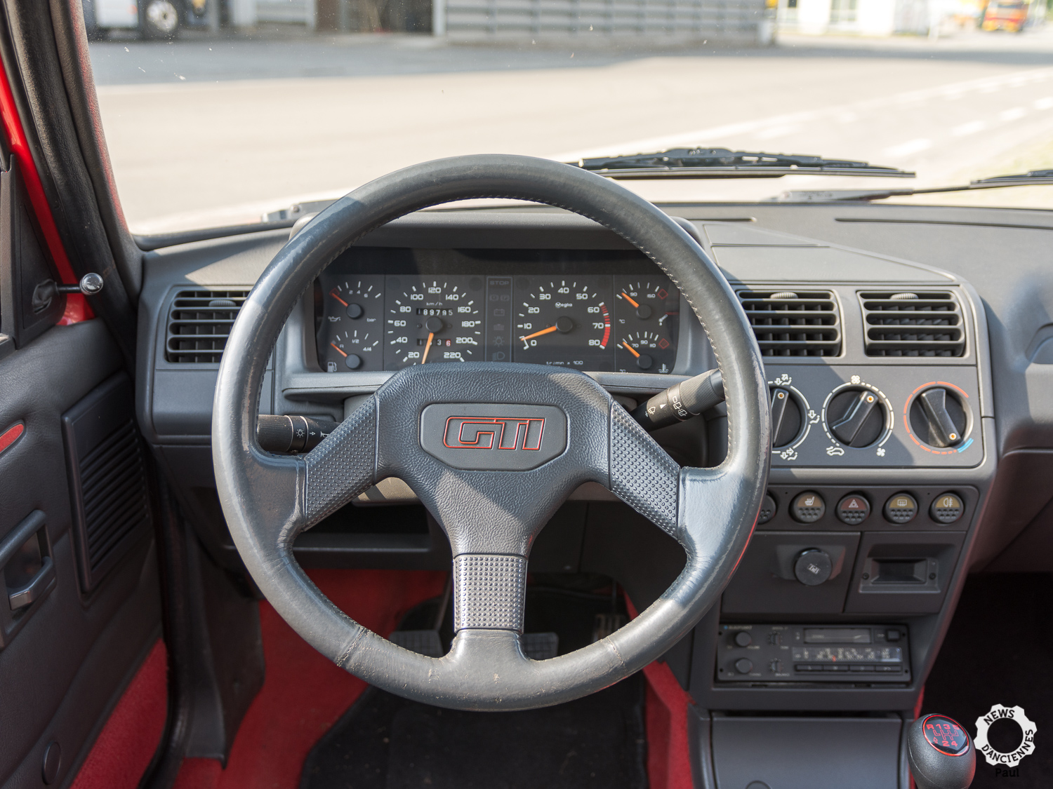 au-volant-d-une-peugeot-205-gti-1-9-vidence-et-polyvalence-news-d