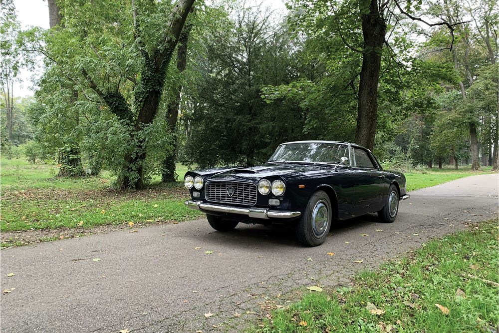 Zoom sur le catalogue DES ventes Osenat à Epoqu'Auto 2022 News d