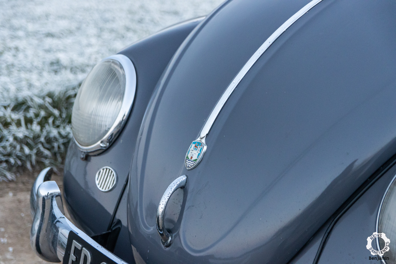 VW Coccinelle Ovale 1956 Grise, galerie et valises - SAI 1780 - HO