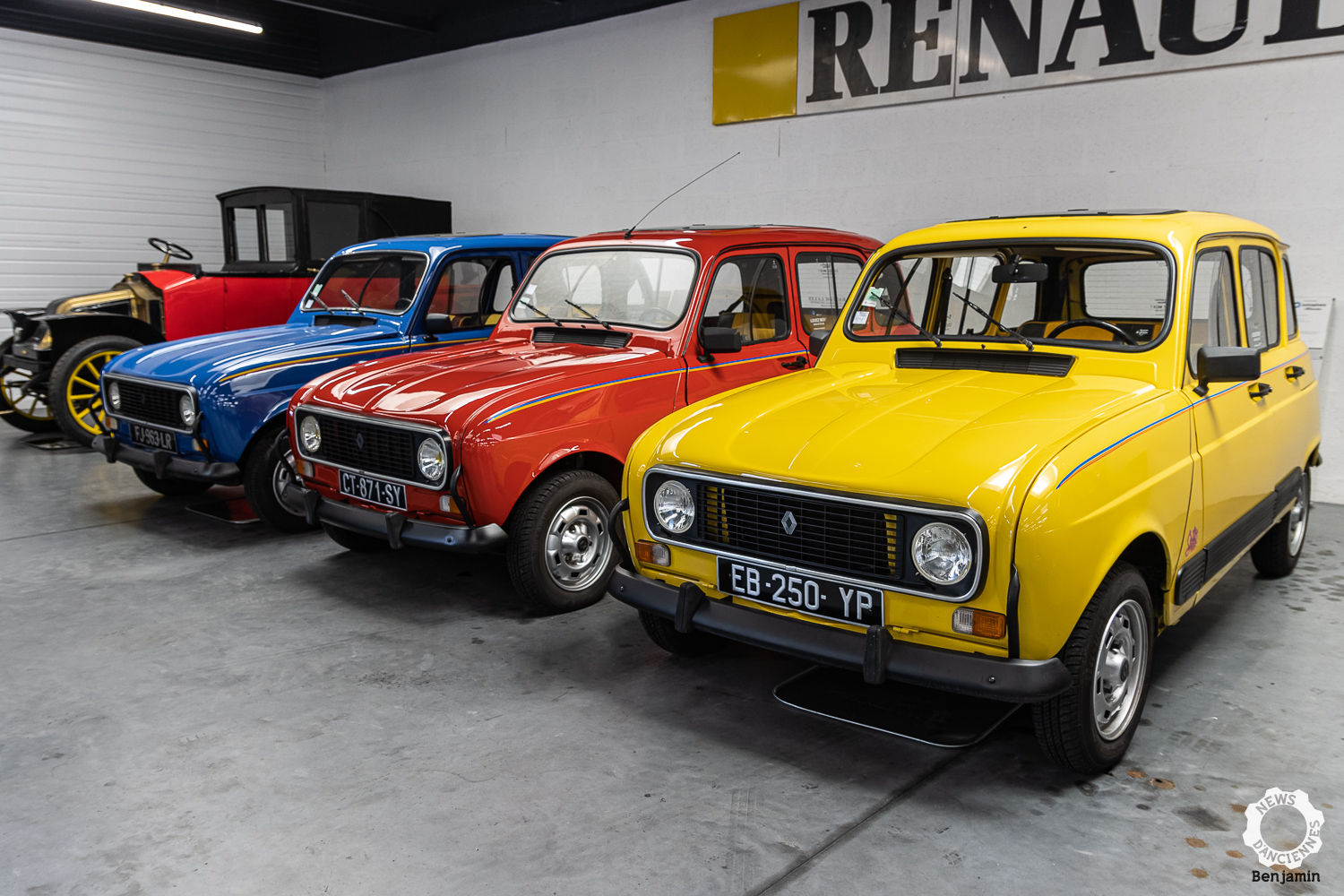La Renault 4 Sixties, attention les yeux !