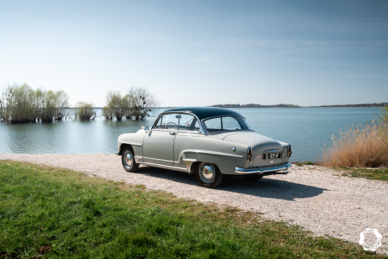 Essai d'une Simca Aronde Grand Large de 1956, vraie popu, une touche d ...