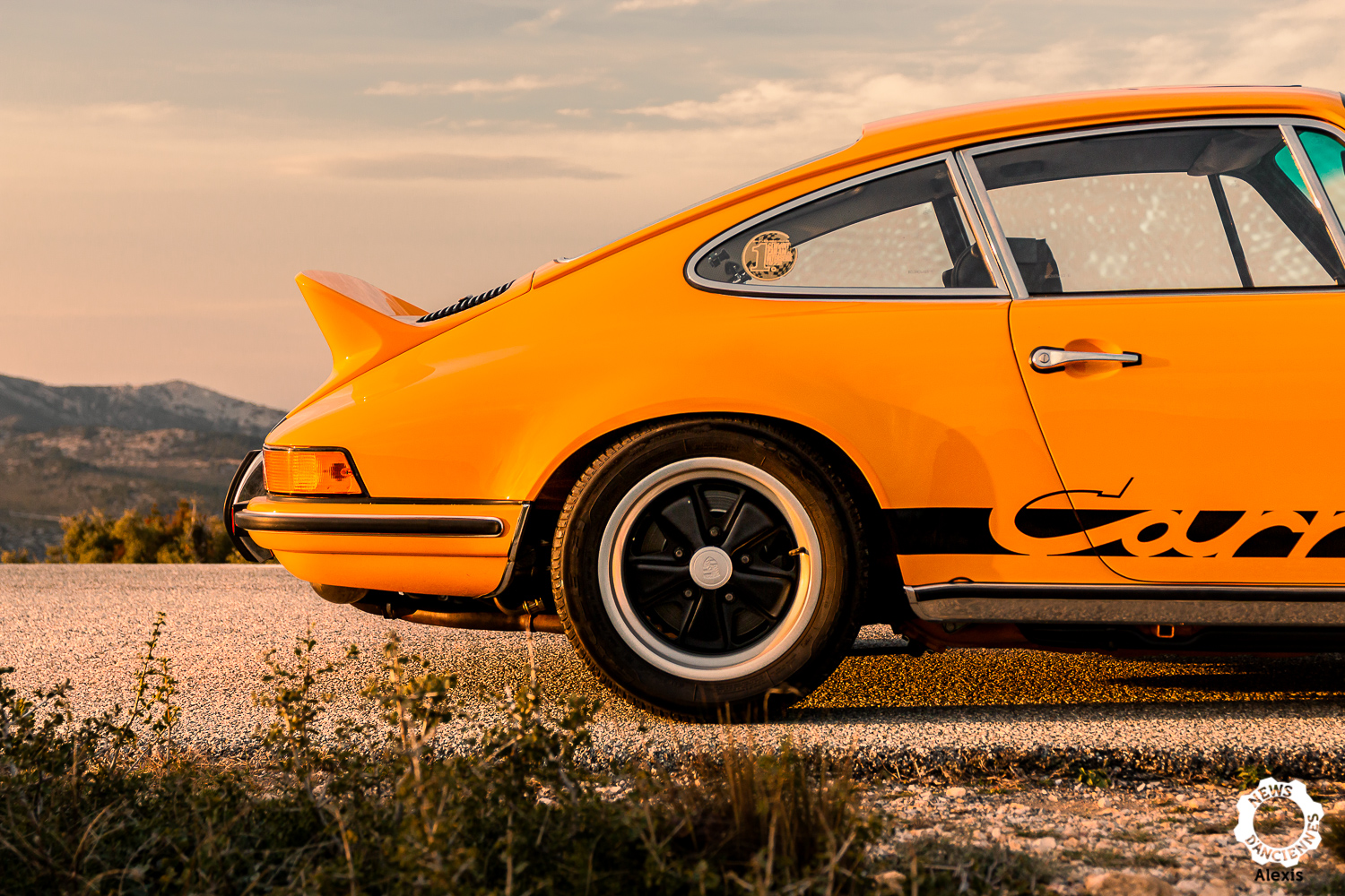 Modèle Réduit Porsche 911 Carrera RS 2.7 1972 - Édition Limitée 1:43 Spark, Blanc Et Bleu