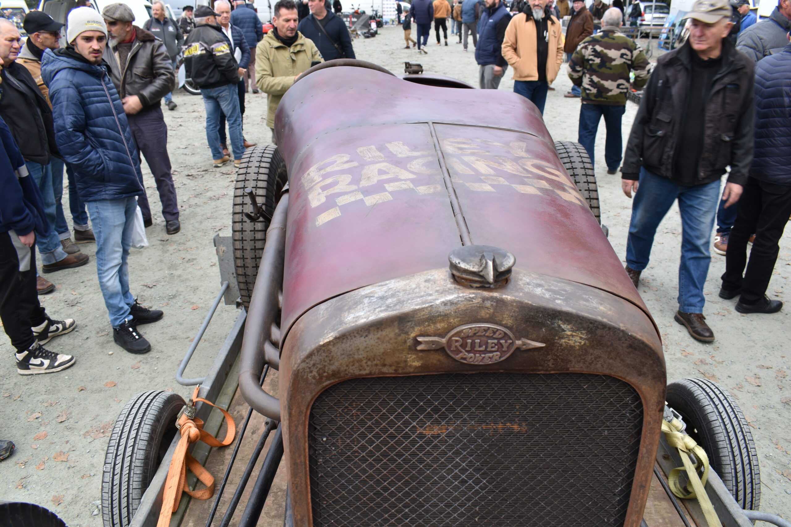 Avec L’AMPV à Avessac (44), à la Bourse d’échanges moto-auto anciennes.