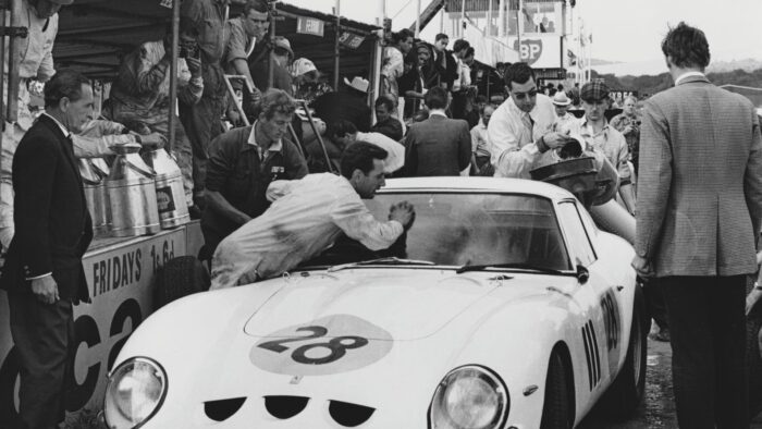 Ferrari 250 GTO Bianco Speciale au RAC Tourist Trophy 1964 Goddard Picture Library Mecum- Bianco Speciale