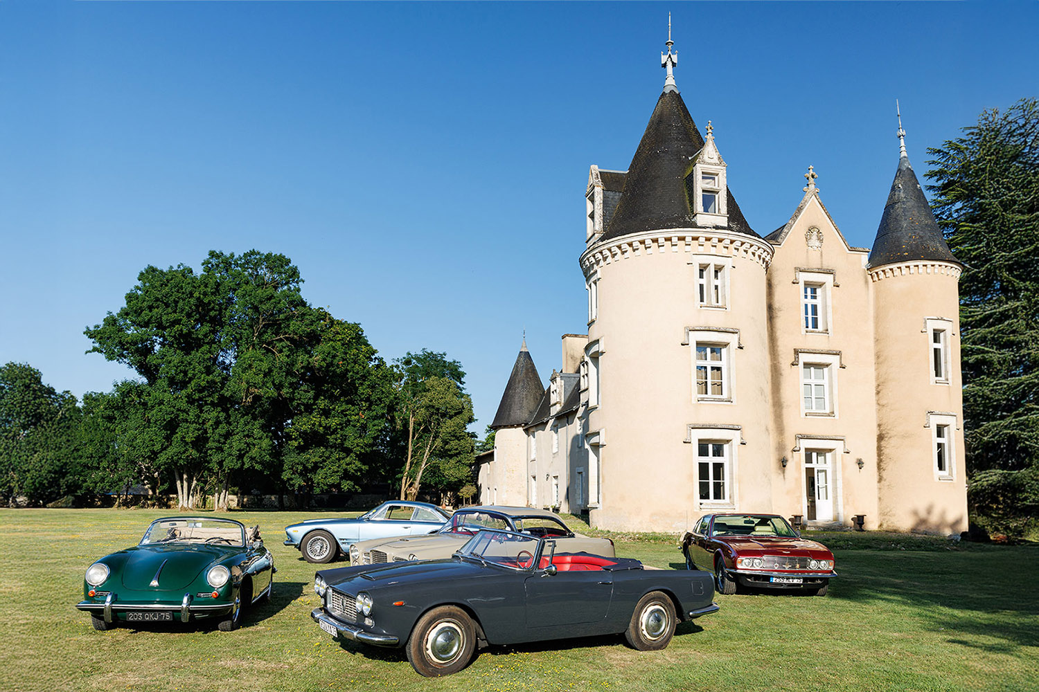 Zoom sur le catalogue de la vente Artcurial de la collection du Musée Automobile de Vernon