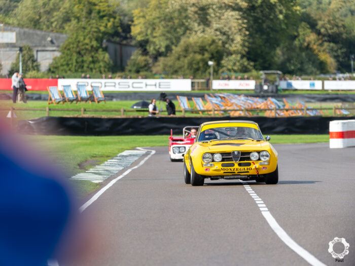 Alfa Romeo pendant la parade de Goodwood Revival 2025