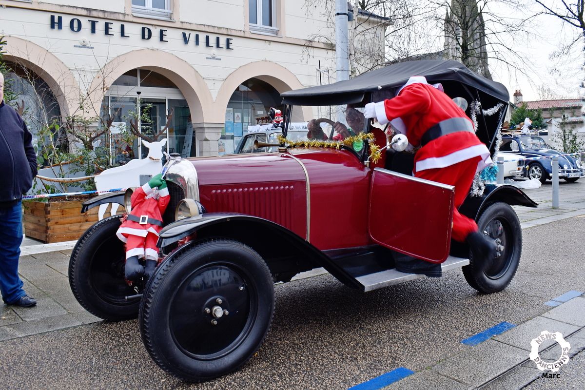 Un lutin enlève le Père Noël, au Mensuel de l’AVAS aux Sorinières (44)