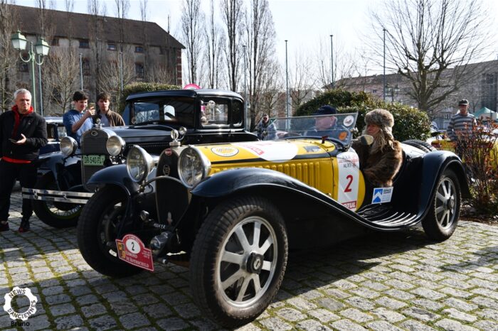 RassoLaPassionMobileBugattiT55parBrunopour News dAncienneN04 5328 GF 2-
