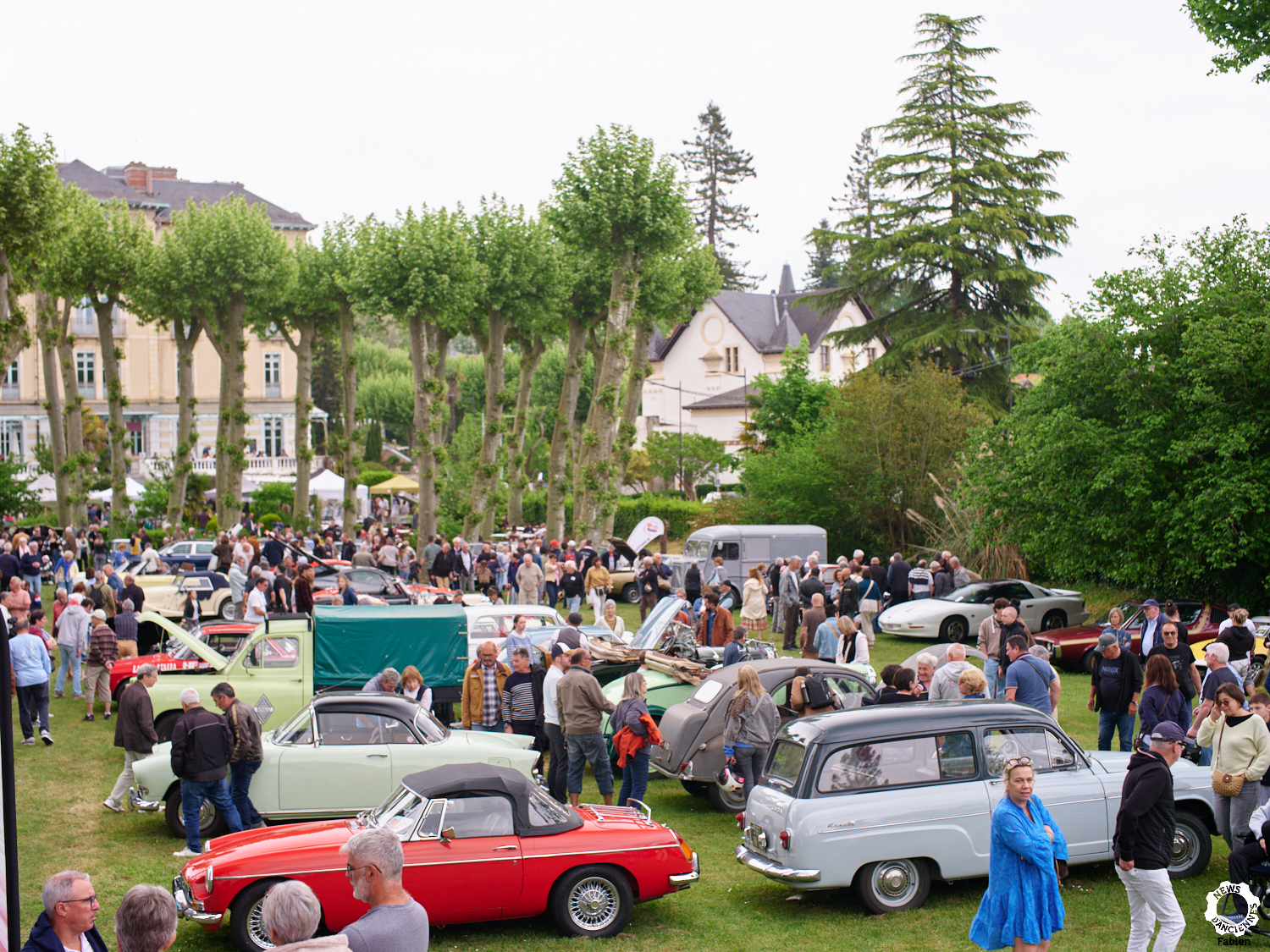 Bonne humeur et belles mécaniques : la JNVE illumine Salies-de-Béarn (64)
