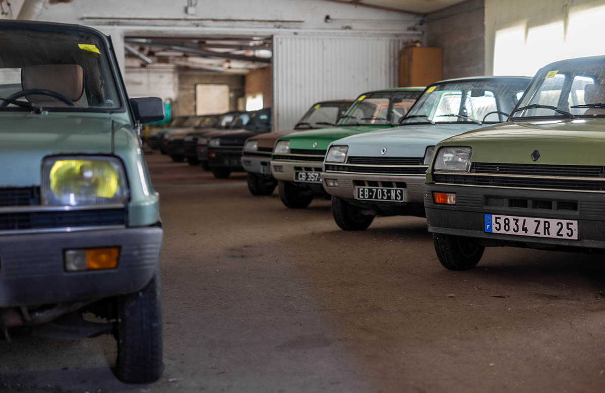 Carton pour les 50 Renault 5 sous le marteau d&rsquo;Osenat