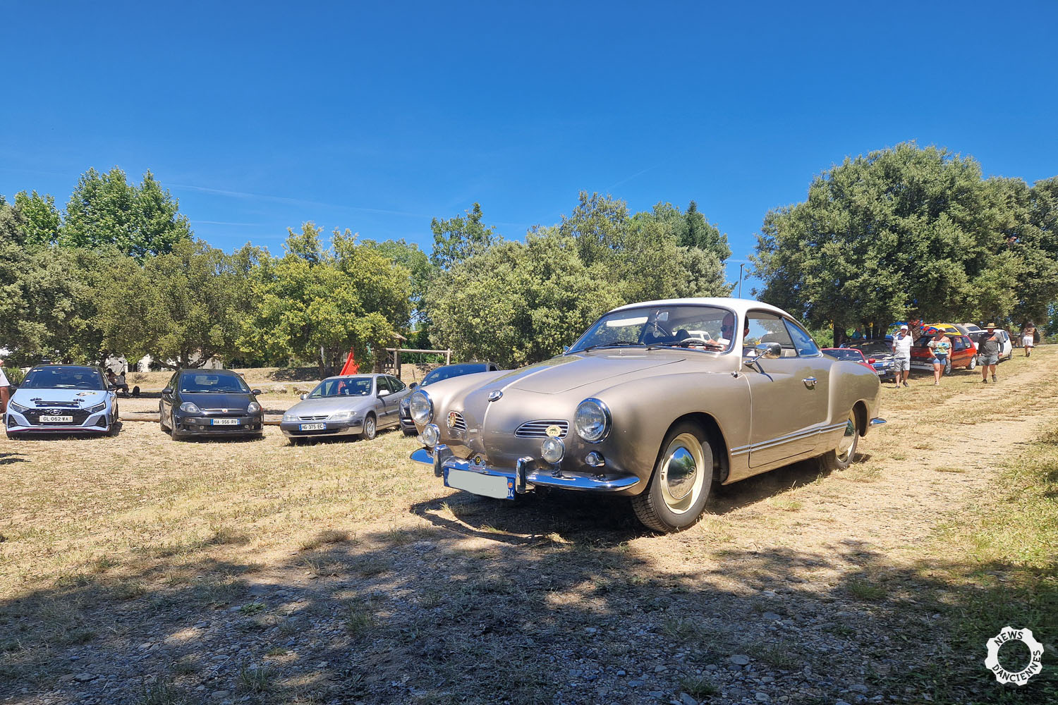 Brunet Beach Motors (04), sans la plage mais avec le soleil